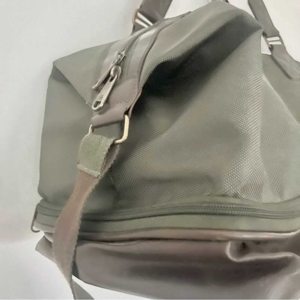 Tommy Bahama Surge Bottom Duffel Bag Traveler Green Nylon Brown Leather Mens Bag